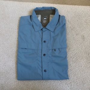 REI Men’s Blue Button Down Shirt Sleeve Shirt